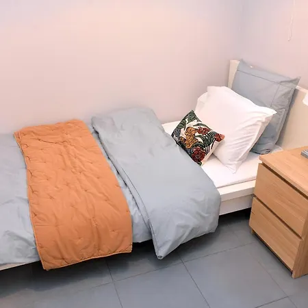 Au Pied Du Vignoble *